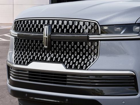 New 2027 Lincoln Navigator Premiere RWD image 17