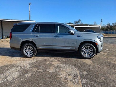 Used 2023 GMC Yukon Denali image 3