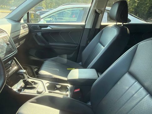 Used 2022 Volkswagen Tiguan SE AWD/4WD image 7