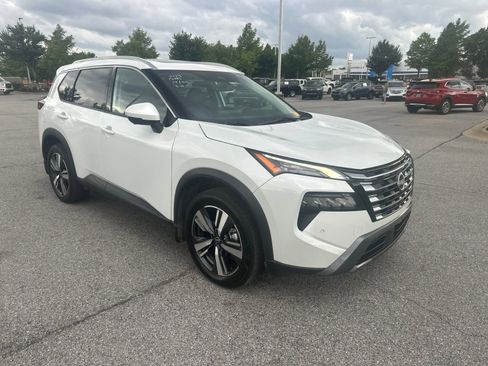 Used 2024 Nissan Rogue SL w/ SL Premium Package AWD/4WD image 3