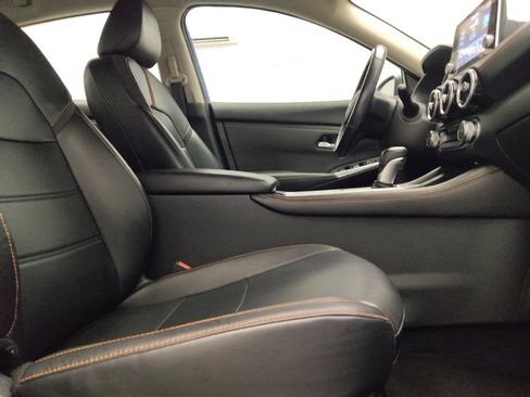Used 2023 Nissan Sentra SR w/ SR Premium Package FWD image 21