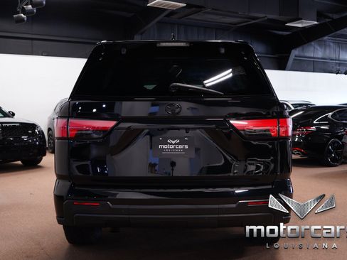 Used 2023 Toyota Sequoia SR5 w/ SR5 Premium Package AWD/4WD image 6