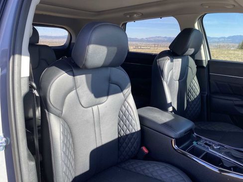 Used 2023 Kia Sorento SX image 18