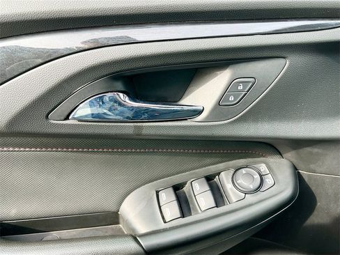 Used 2021 Chevrolet TrailBlazer RS w/ Technology Package image 17