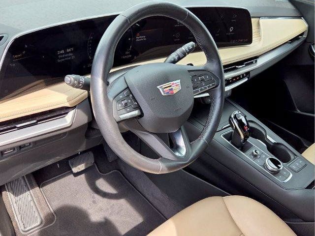 Certified 2025 Cadillac XT4 Premium Luxury w/ Cold Weather Package FWD image 14
