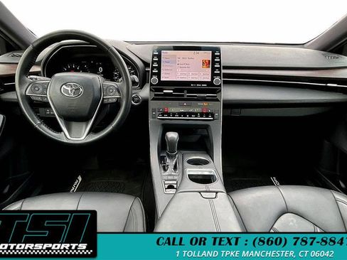Used 2019 Toyota Avalon XLE image 16