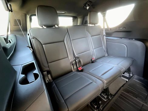 Used 2021 Chevrolet Suburban High Country image 27