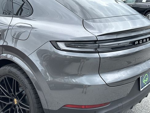 Certified 2024 Porsche Cayenne Coupe AWD/4WD image 7