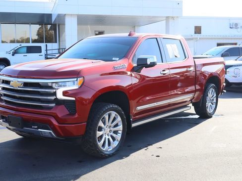 Used 2023 Chevrolet Silverado 1500 High Country w/ Z71 Off-Road Package image 4