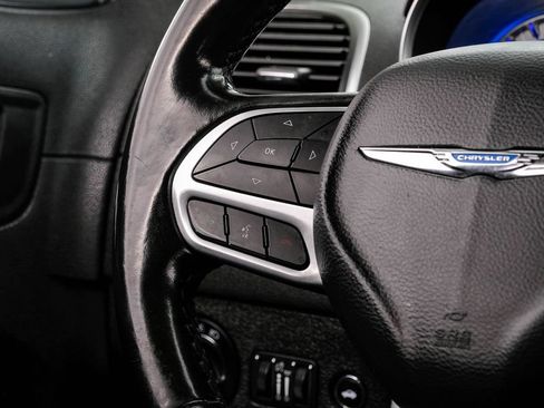 Used 2019 Chrysler 300 Touring w/ Chrome Appearance Package RWD image 14