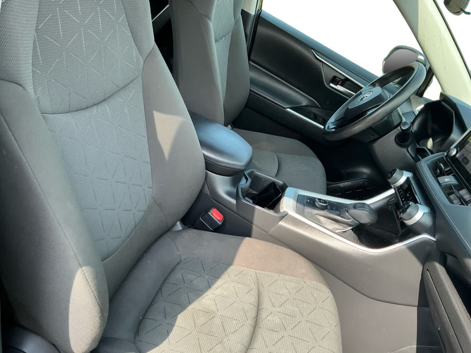 Used 2023 Toyota RAV4 XLE AWD/4WD image 15