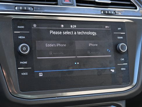 Used 2021 Volkswagen Tiguan SE w/ Panoramic Sunroof Package FWD image 28