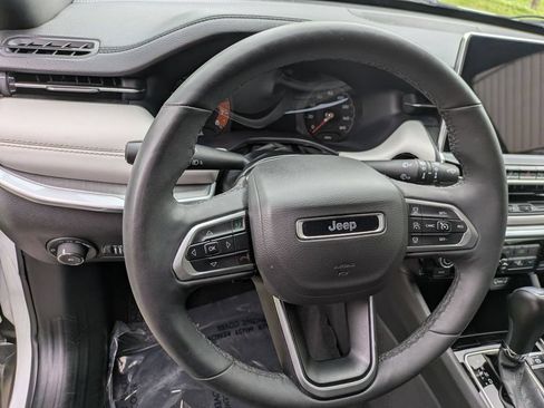 Used 2025 Jeep Compass Limited AWD/4WD image 23
