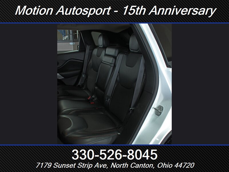 Used 2017 Jeep Cherokee Trailhawk w/ Cold Weather Group AWD/4WD image 31