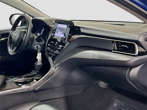 Used 2023 Toyota Camry SE image 24