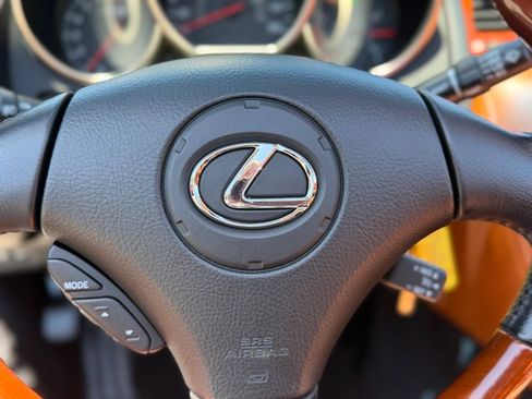 Used 2005 Lexus SC 430 Convertible w/ Preferred Accessory Pkg RWD image 96
