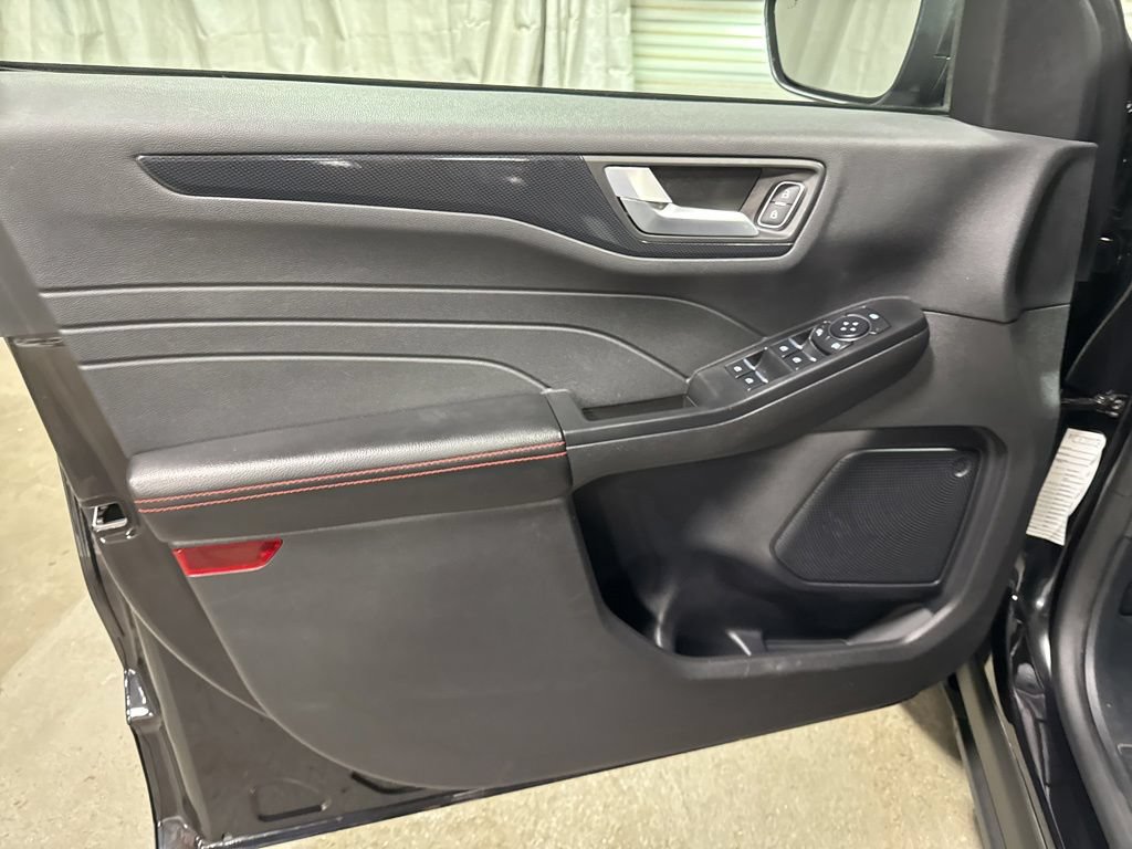 Used 2025 Ford Escape ST-Line FWD image 20
