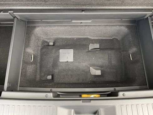 New 2025 Honda Pilot Touring image 18