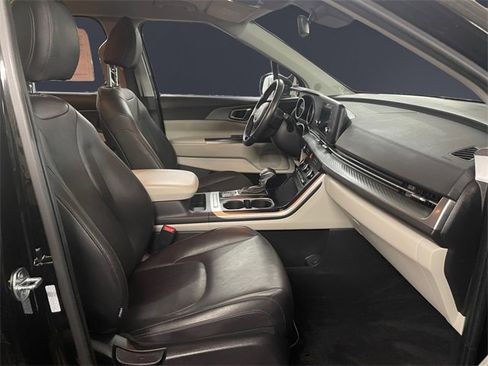 Used 2024 Kia Carnival LX image 15