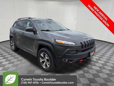 Used 2014 Jeep Cherokee Trailhawk w/ Technology Group AWD/4WD image 1