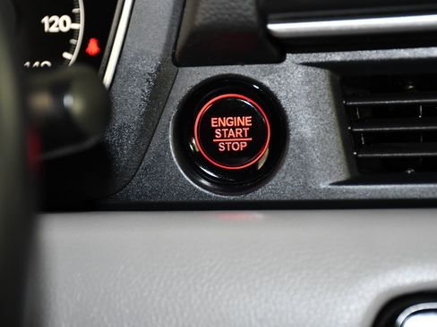 Used 2025 Honda Pilot EX-L image 25