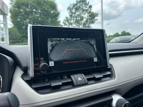 Used 2025 Toyota RAV4 XLE w/ Convenience Package FWD image 27