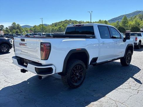Used 2024 GMC Sierra 2500 AT4 w/ AT4 Premium Plus Package AWD/4WD image 8