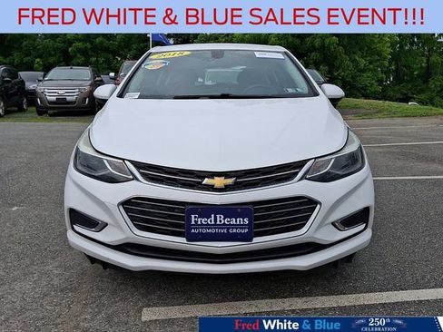Used 2018 Chevrolet Cruze Premier FWD image 3