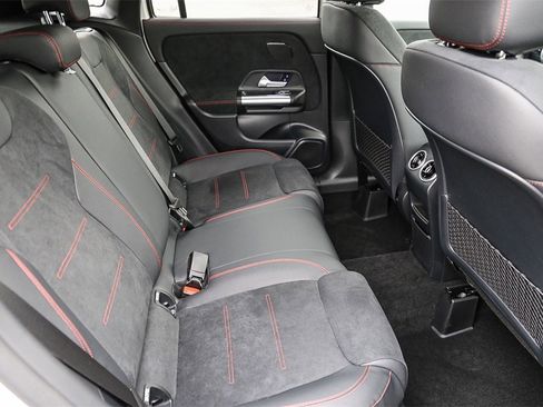 New 2025 Mercedes-Benz GLA 250 4MATIC image 21