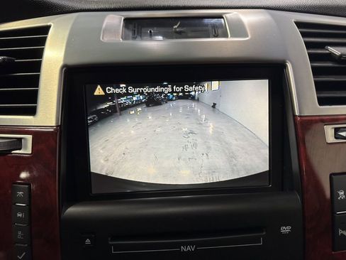 Used 2007 Cadillac Escalade AWD w/ Information Package image 18