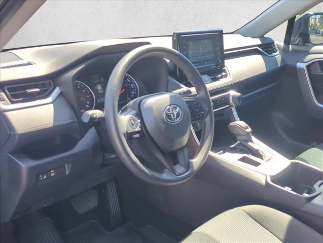 Used 2022 Toyota RAV4 LE FWD image 9