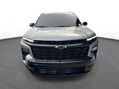 Used 2025 Chevrolet Traverse RS FWD image 8