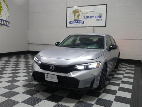 Used 2025 Honda Civic Sport image 4