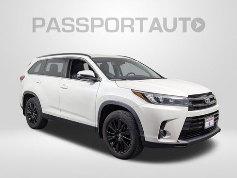 Used 2019 Toyota Highlander SE image 9