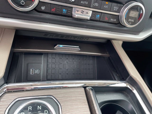 Used 2024 Ford Expedition Max Limited AWD/4WD image 38