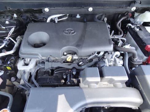 Certified 2024 Toyota RAV4 XLE FWD image 31