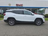 Used 2022 GMC Terrain SLT image 2