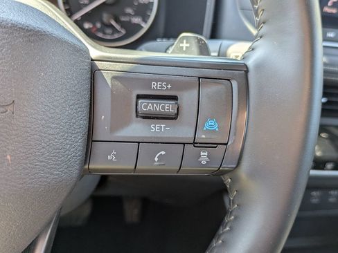 Used 2025 Nissan Rogue SV AWD/4WD image 17