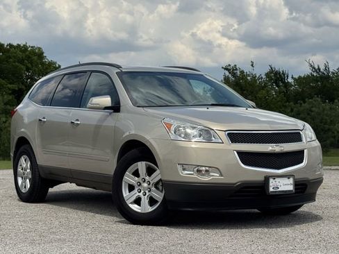 Used 2012 Chevrolet Traverse LT FWD image 2