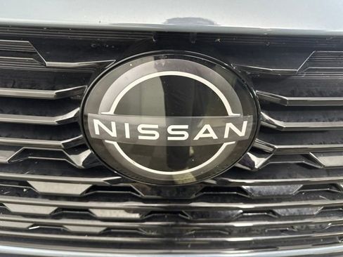 Certified 2025 Nissan Sentra SR image 9