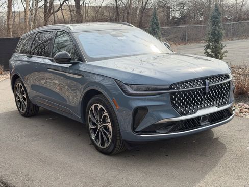 New 2026 Lincoln Nautilus Reserve image 7