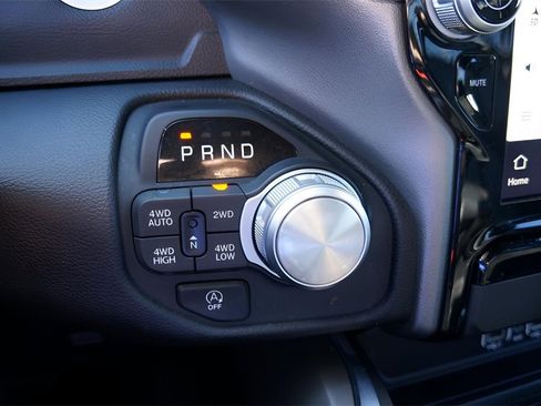 Used 2025 RAM 1500 Laramie image 30