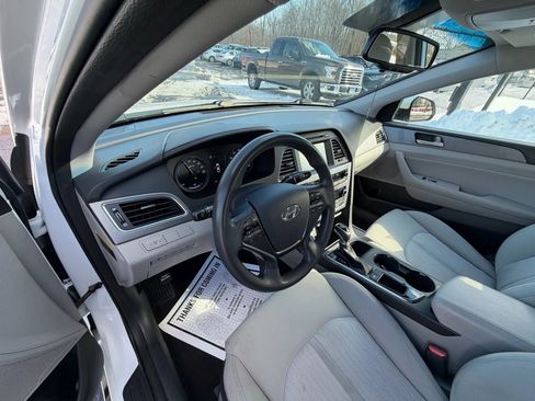 Used 2017 Hyundai Sonata SE image 9