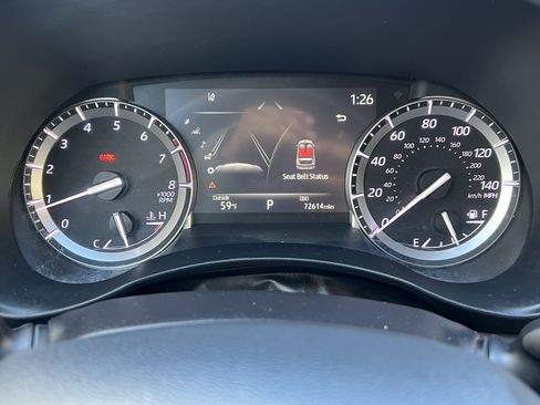 Used 2022 Toyota Highlander XLE image 32