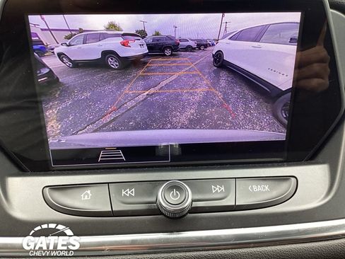 Used 2022 Chevrolet Blazer LT FWD image 17