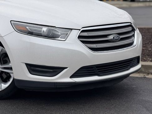 Used 2017 Ford Taurus SEL w/ Equipment Group 201A image 3