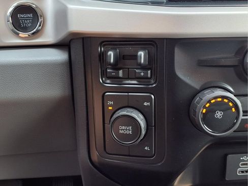 New 2026 Ford F250 XLT w/ XLT Premium Package AWD/4WD image 10