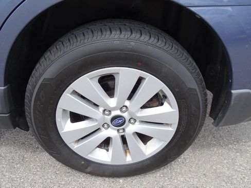 Used 2015 Subaru Outback 2.5i Premium AWD/4WD image 11