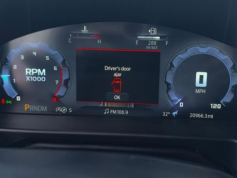 Used 2025 Ford Bronco Outer Banks image 19