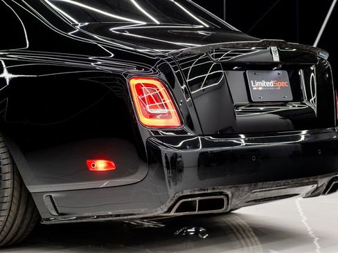 Used 2025 Rolls-Royce Phantom Sedan image 11